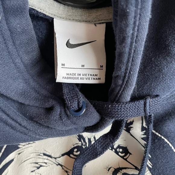 nike UConn old school logo hoodie - Picture 4 of 4